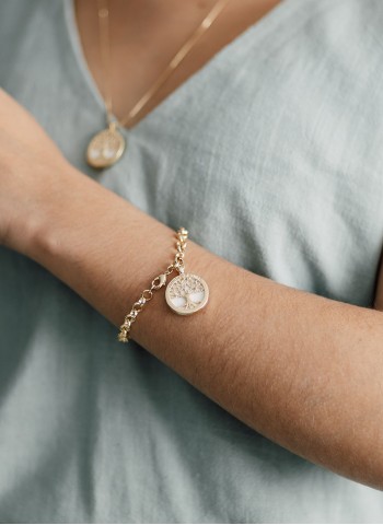 Pulseira Portuguesa Com Árvore Da Vida Banhada em ouro 18k  Pulseira Portuguesa Com Árvore Da Vida Banhada em ouro 18k