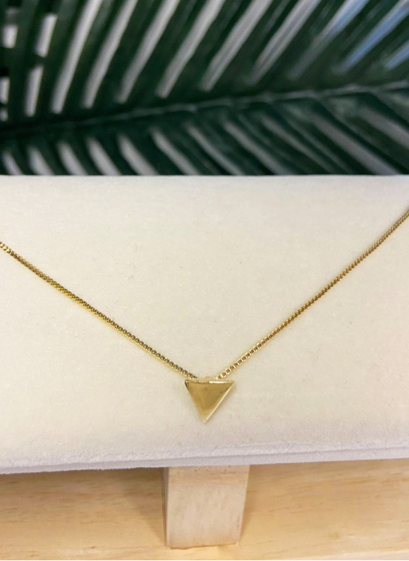 Colar Triângulo - Banho Ouro 18k Colar Triângulo - Banho Ouro 18k