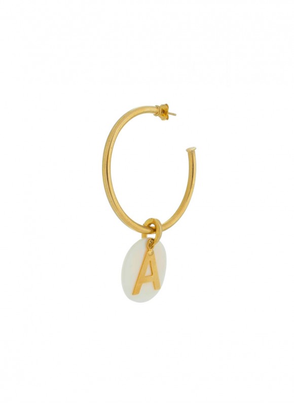 Par de Brincos de argola  com pingente de letra personalizada folheado em ouro 18k Par de Brincos de argola  com pingente de letra personalizada folheado em ouro 18k