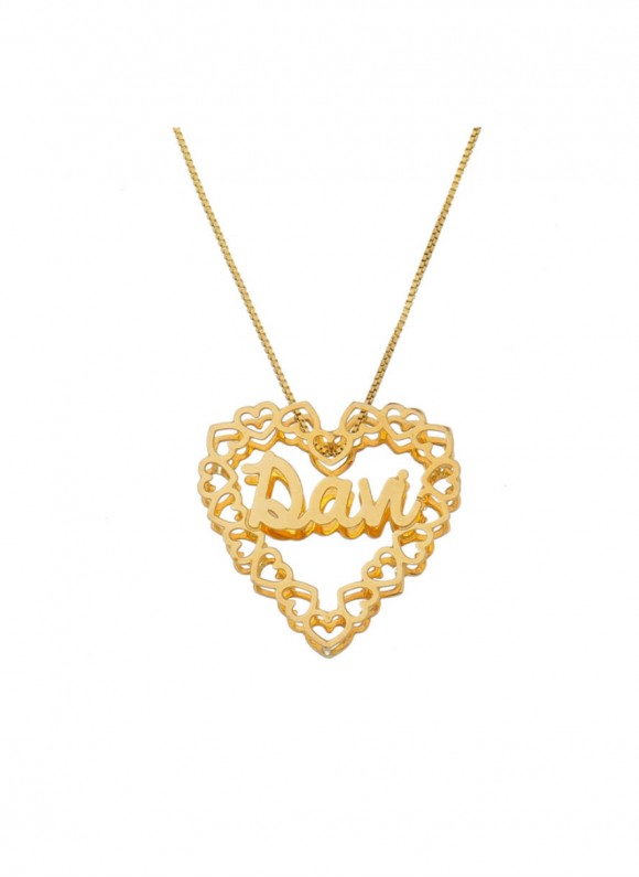 Colar com pingente de coração e apelido personalizado no centro folheado em ouro 18k Colar com pingente de coração e apelido personalizado no centro folheado em ouro 18k