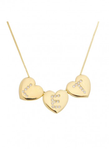 Colar com três pingentes de coração com 03 letras personalizadas folheado em ouro 18k  Colar com três pingentes de coração com 03 letras personalizadas folheado em ouro 18k