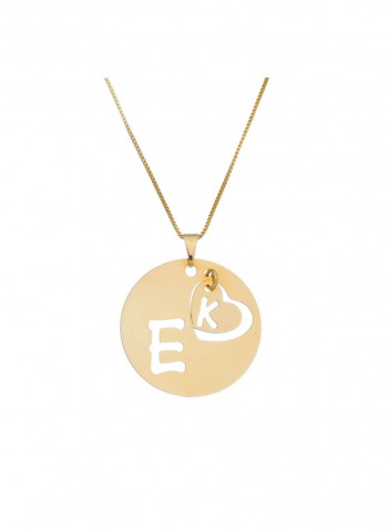 Colar fino com pingente circular e duas letras personalizadas (2ª letra no coração) folheado em ouro 18k  Colar fino com pingente circular e duas letras personalizadas (2ª letra no coração) folheado em ouro 18k